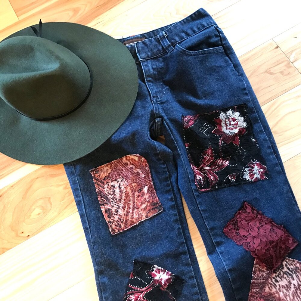 Upcycled Patchwork Jeans Sparkle and Lace Patches, Boho Hippie Jeans, Size 6 - Picture 10 of 10